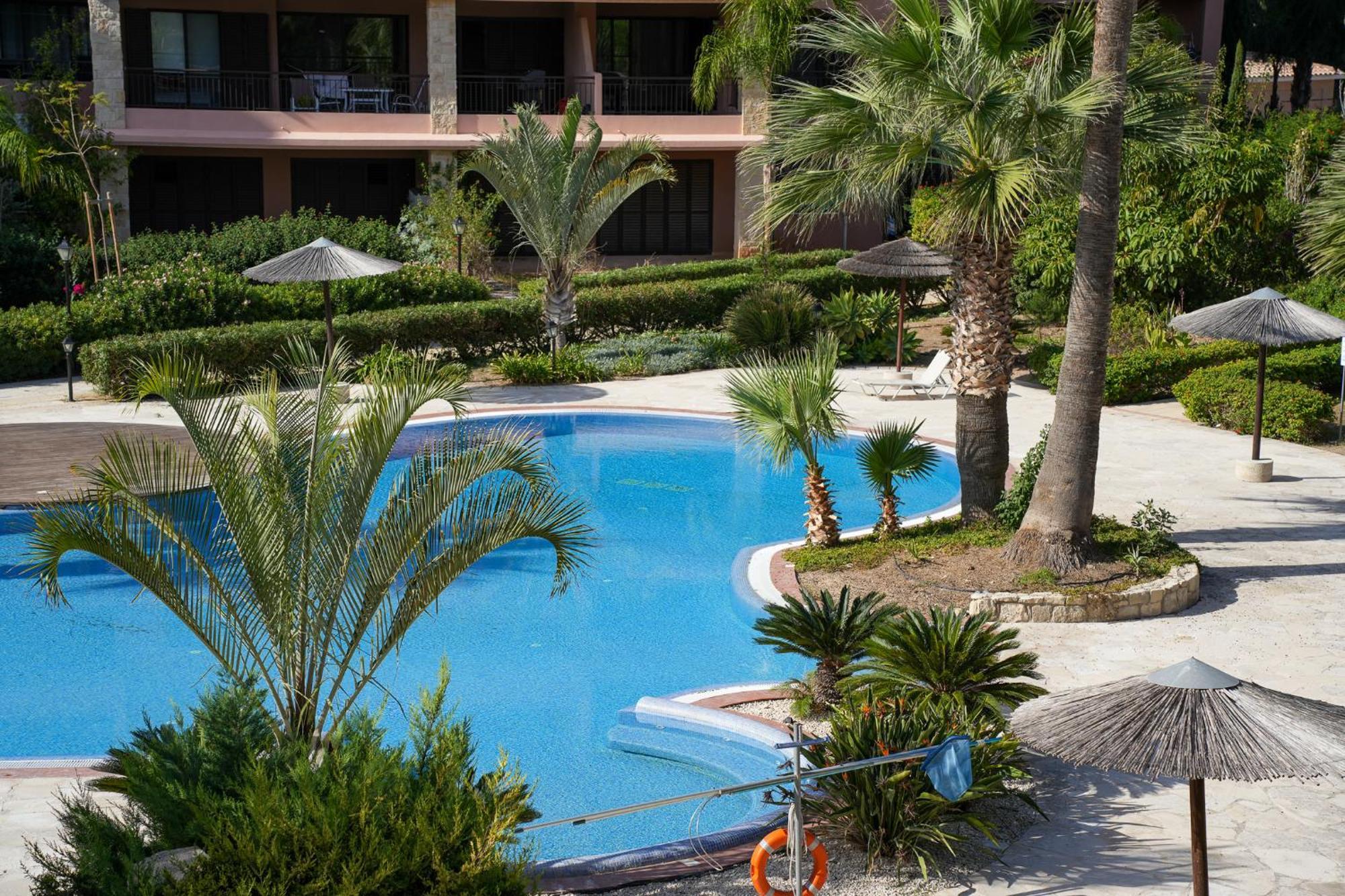 Resitour - Aphrodite Gardens Paphos ภายนอก รูปภาพ