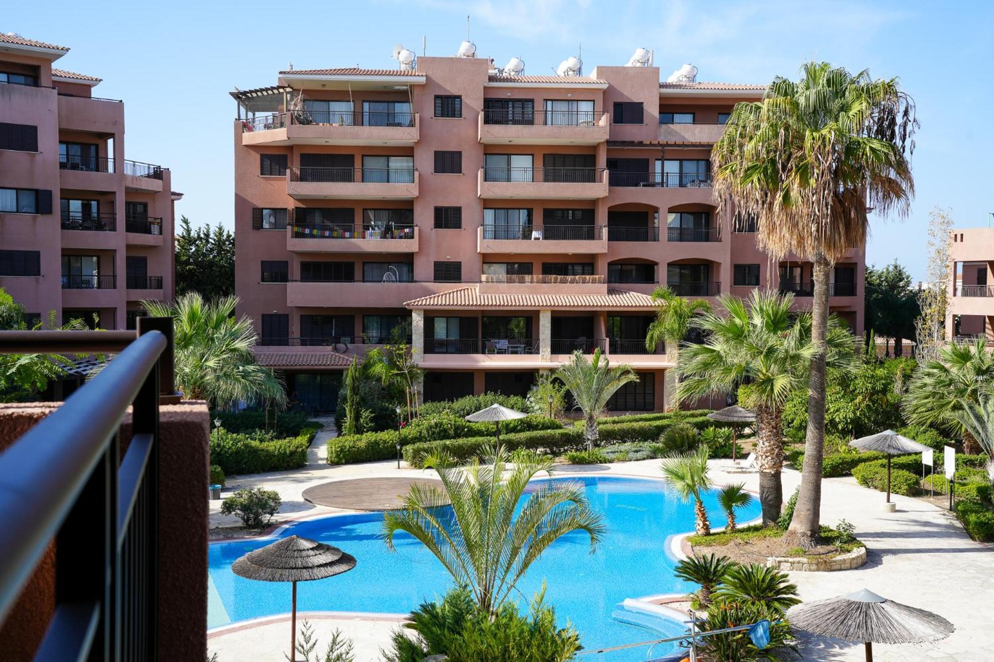 Resitour - Aphrodite Gardens Paphos ภายนอก รูปภาพ